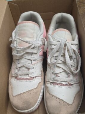 New Balance Women's White and Pale Pink Low-Top Sneakers